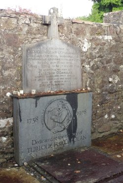 carolan's grave